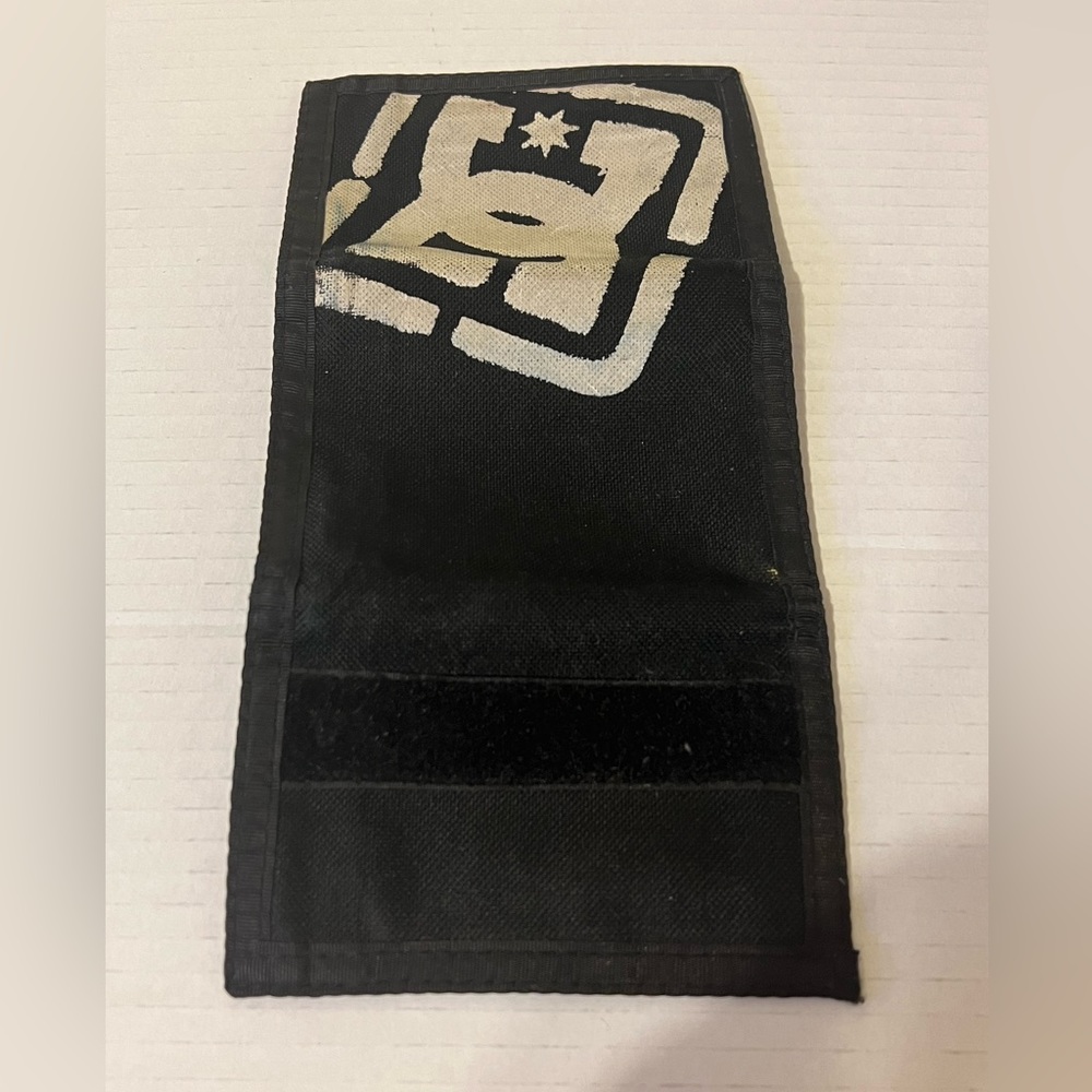 Vintage Rare DC Shoes Wallet
